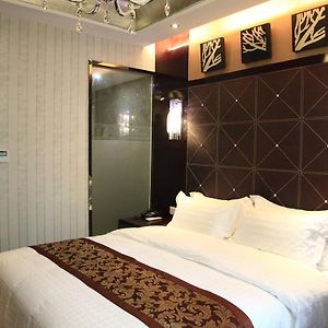 Superior Zimmer mit Kingsize-Bett
